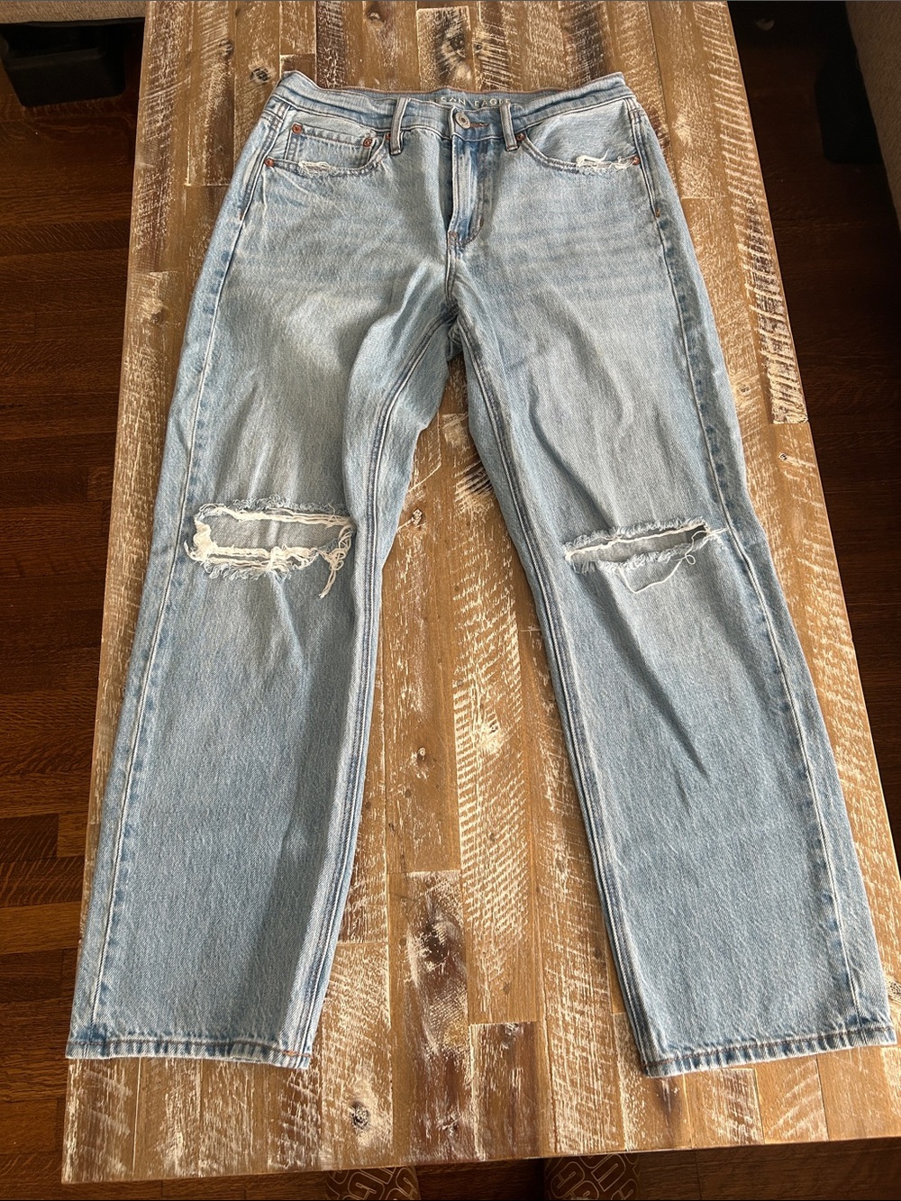 American Eagle Outfitters Light Blue Straight Leg Jeans with Knee Rips- 8 short